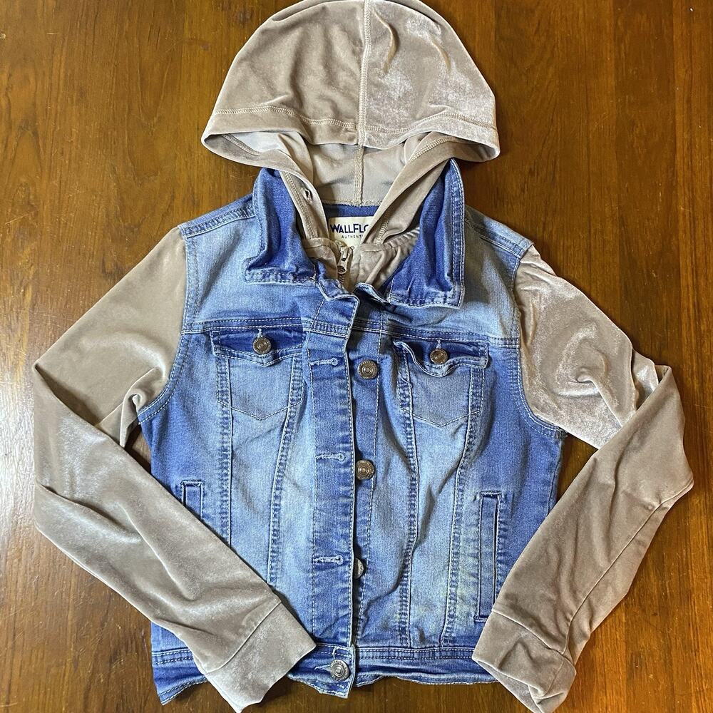 Wallflower denim jacket Hooded Junior XS Velvet Sleeves And Hood Zip & Buttons ￼